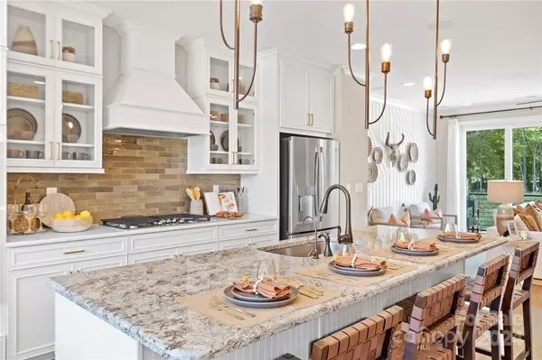 7021 Running Spring DR, Charlotte, NC 28205