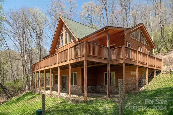 Horse Shoe, NC 28742,489 Mullinax Cove RD