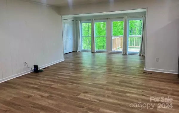 Stanley, NC 28164,207 Hovis RD