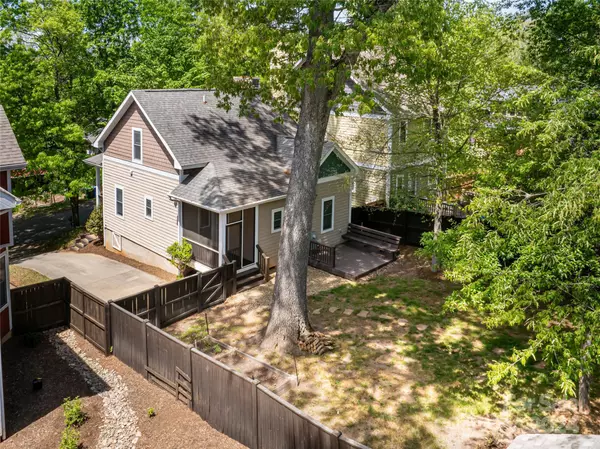 Asheville, NC 28806,17 Spinet ST