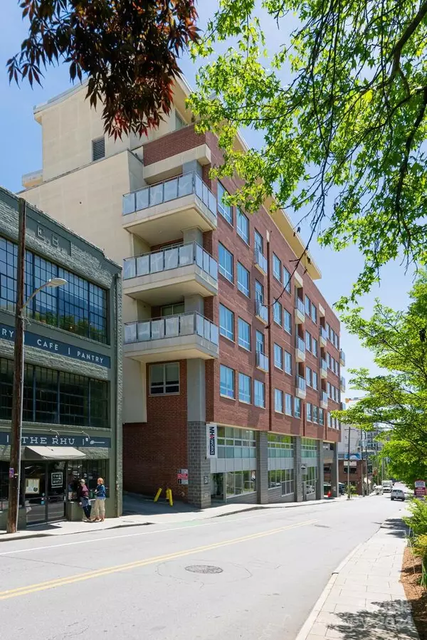 Asheville, NC 28801,12 S Lexington AVE #410