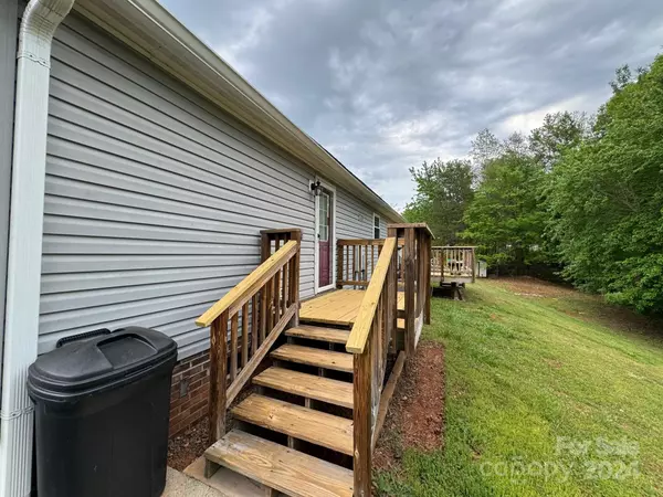 Ellenboro, NC 28040,552 Middle ST