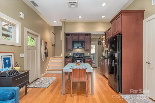 Asheville, NC 28806,47 Waynesville AVE