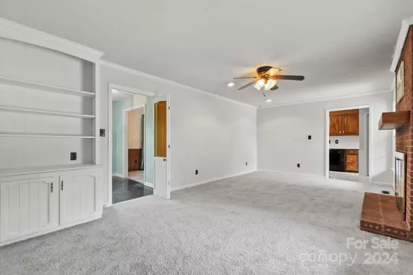 Gastonia, NC 28056,104 Hedgestone DR