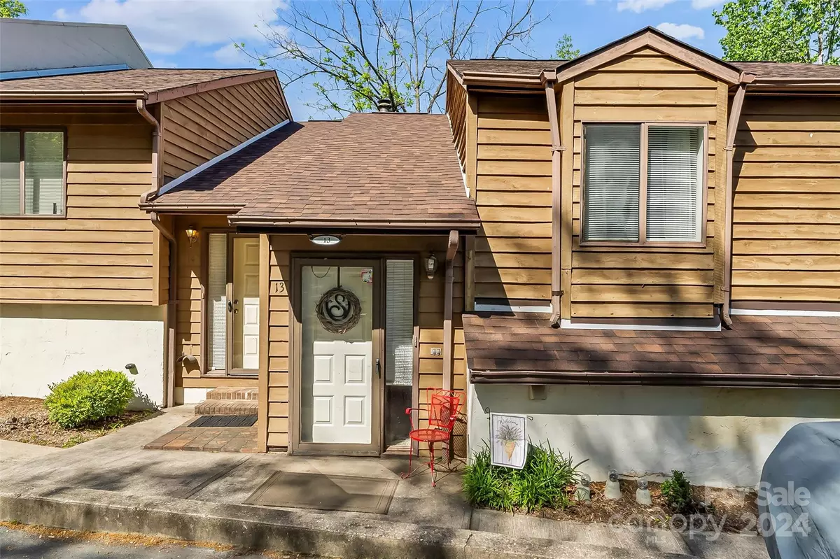 Hickory, NC 28601,1420 11th Street DR NW #13