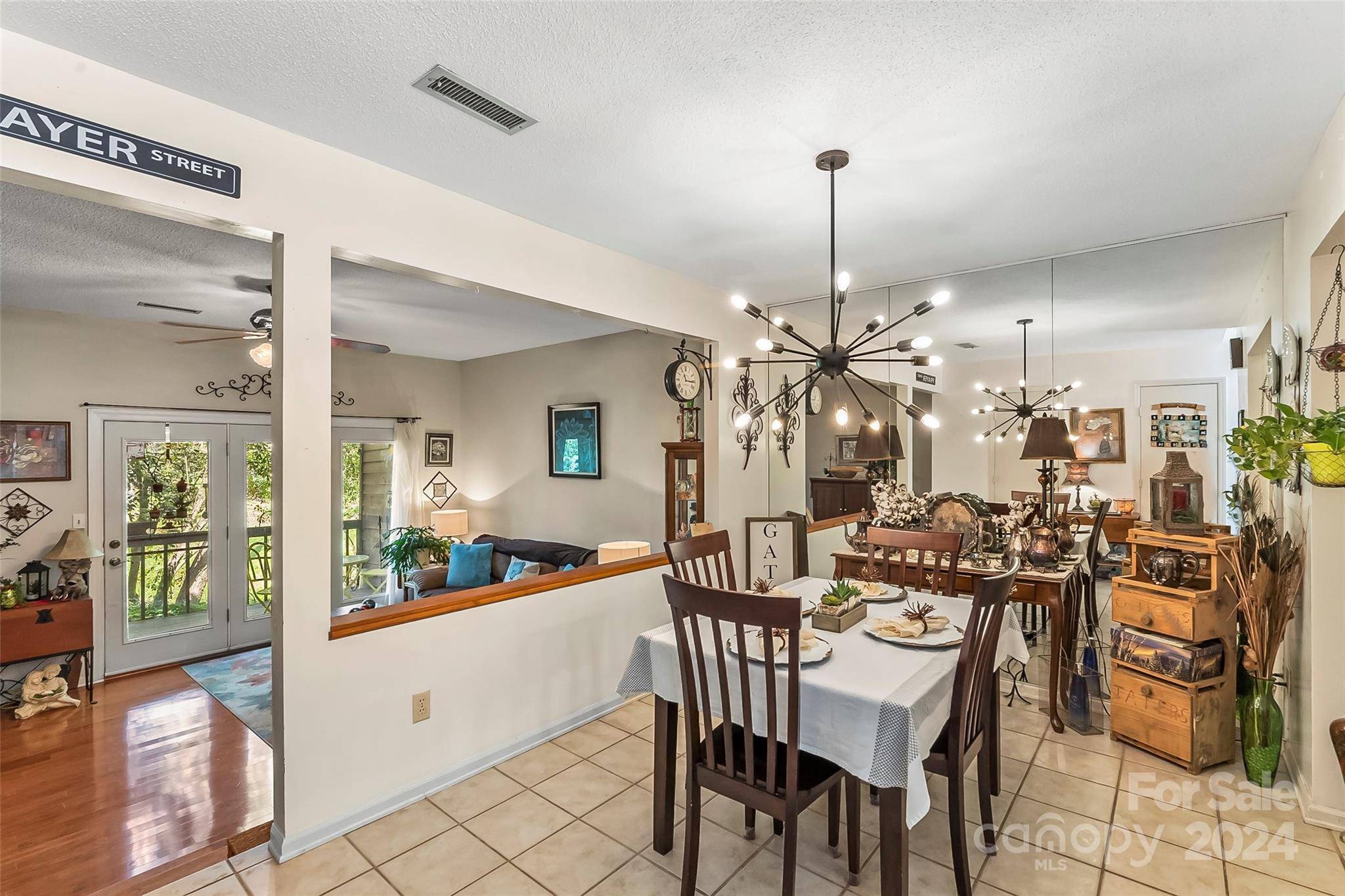 Hickory, NC 28601,1420 11th Street DR NW #13