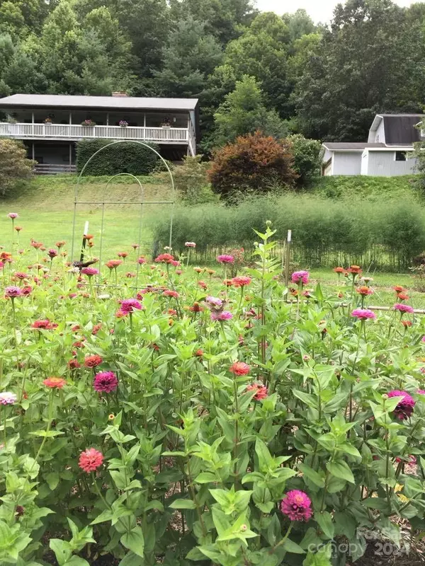 Burnsville, NC 28714,2500 Prices Creek RD