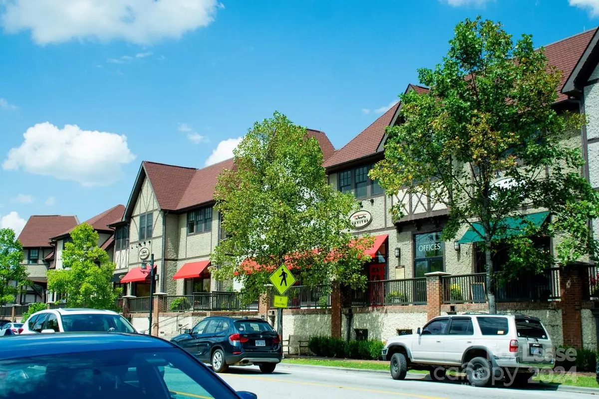 Asheville, NC 28803,10 Brook ST #210