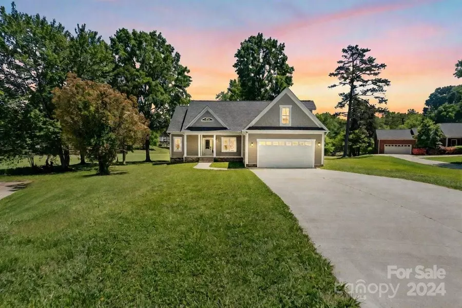 1708 Woodrun CIR, Salisbury, NC 28146