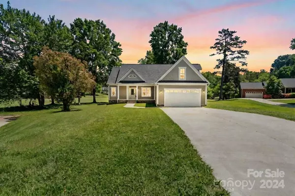 1708 Woodrun CIR, Salisbury, NC 28146