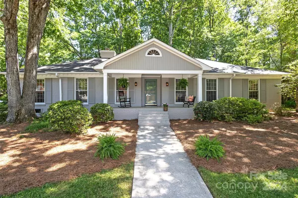 1124 Tuxedo CT, Charlotte, NC 28211