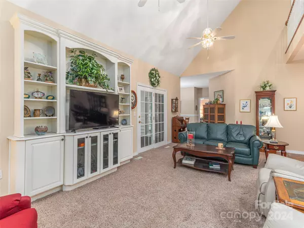 Waynesville, NC 28785,42 Francis Asbury RD