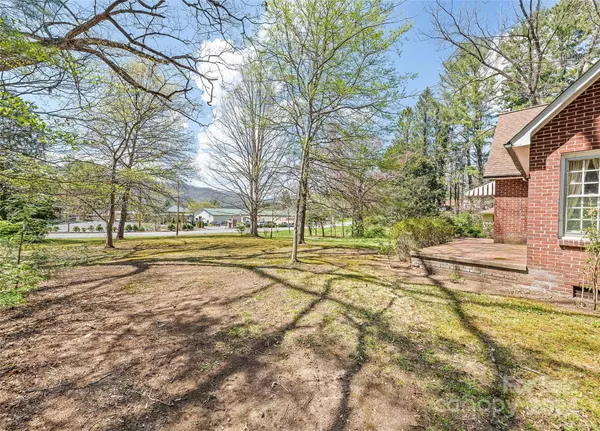 Waynesville, NC 28786,61 Overbrook ST
