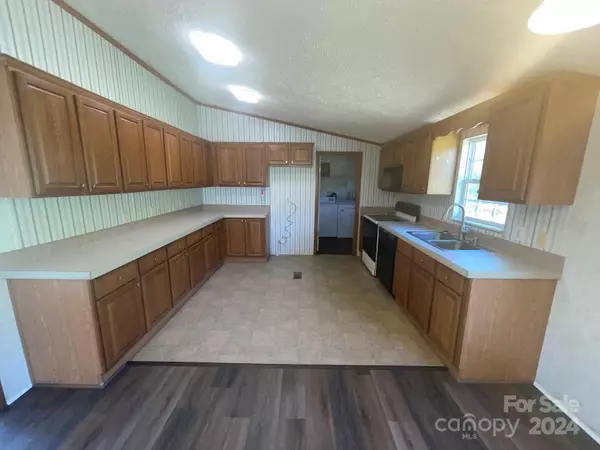 Woodleaf, NC 27054,1093 Old Oak LN