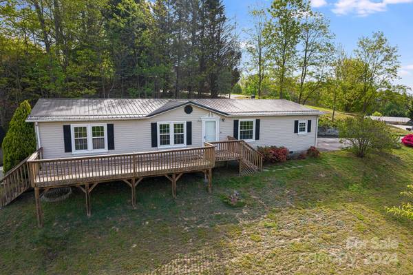 Hendersonville, NC 28792,218 Sandy Creek CT