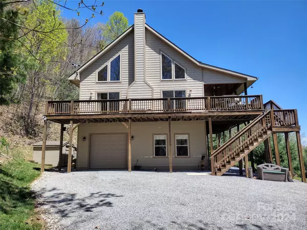 390 Peacock LN,  Burnsville,  NC 28714