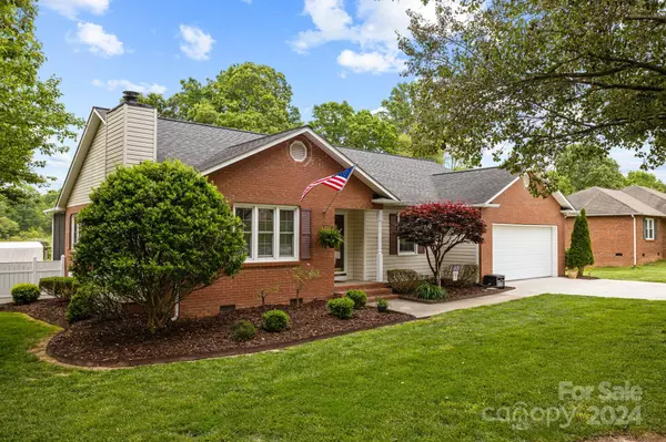 Kings Mountain, NC 28086,106 Brandonwood LN