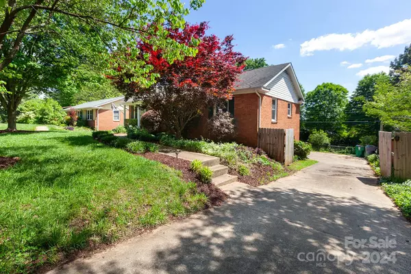 Charlotte, NC 28208,3333 Meredith AVE