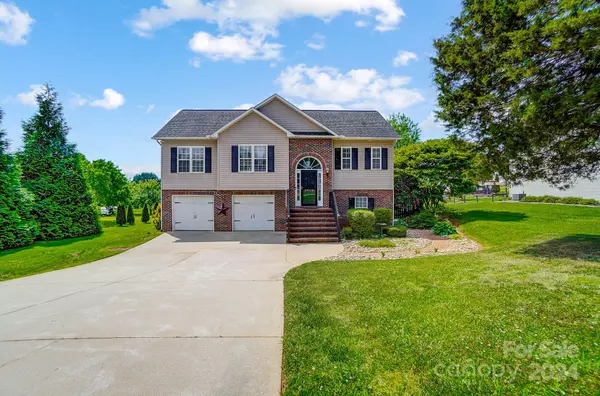 5015 Water Wheel DR,  Conover,  NC 28613