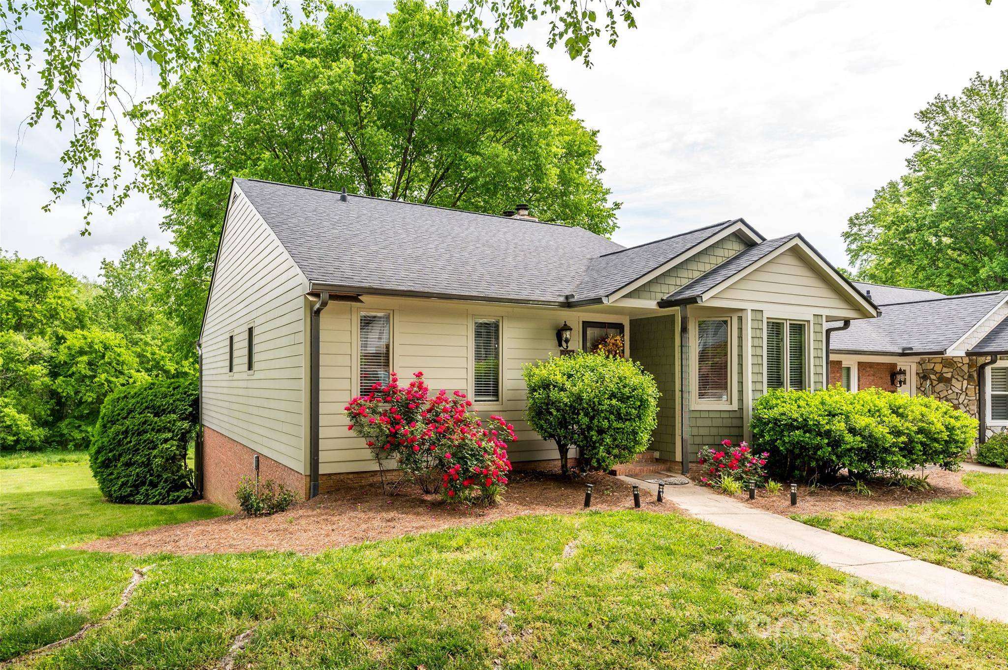 1004 Kenilworth CT, Concord, NC 28027