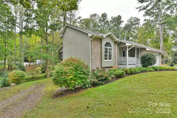 Arden, NC 28704,145 Fox Glen DR