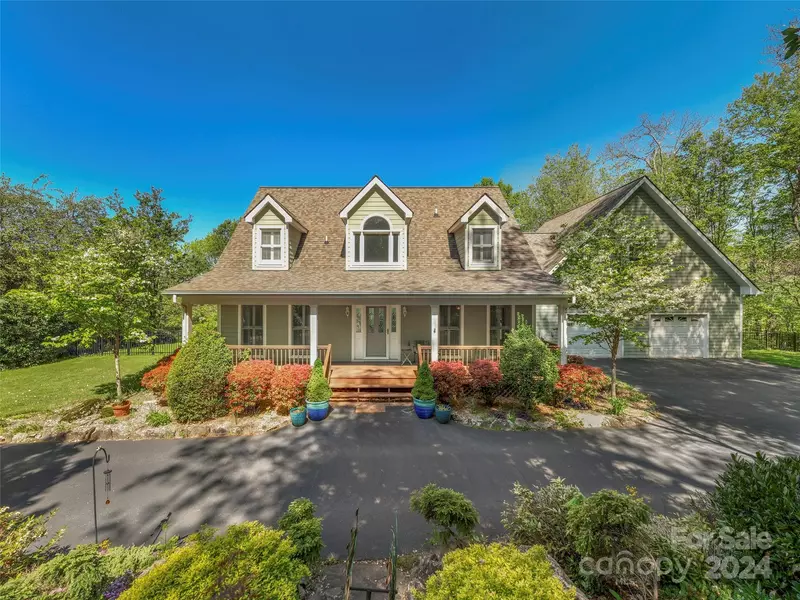 157 Presidential DR, Waynesville, NC 28786