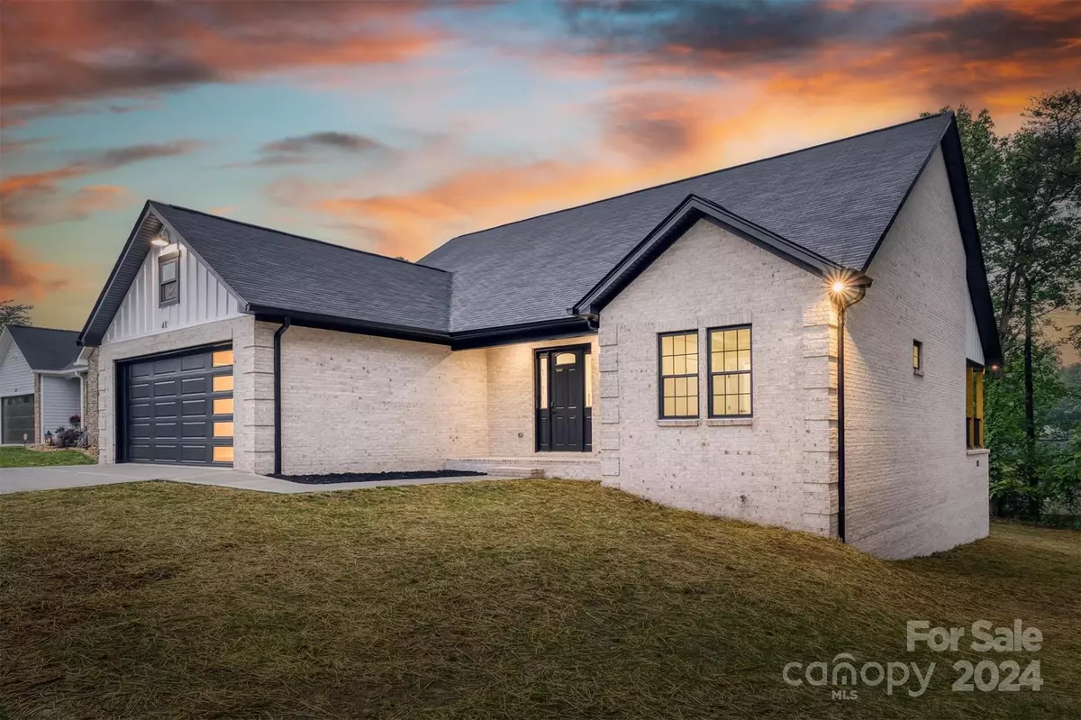 Hickory, NC 28601,485 14th Avenue DR NE