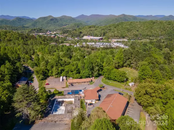 Cullowhee, NC 28723,616 N County Club DR