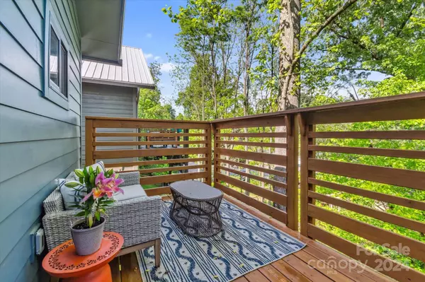 Asheville, NC 28806,151 Laurel LOOP