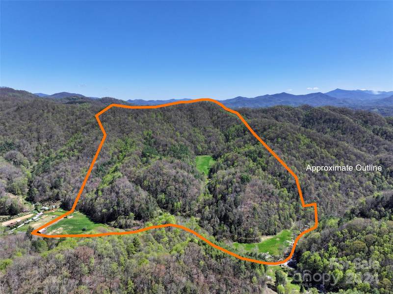 2180 Pigeon Roost RD, Green Mountain, NC 28740