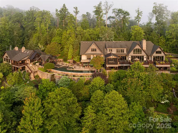 66 N Deerhaven LN, Asheville, NC 28803