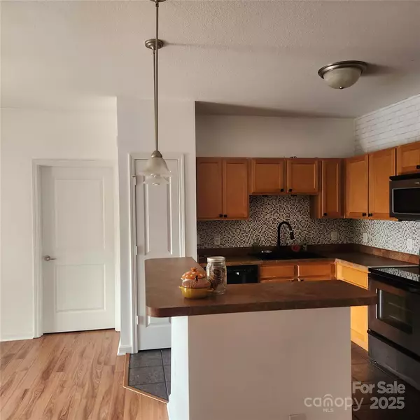 202 Brickton Village CIR #305, Fletcher, NC 28732