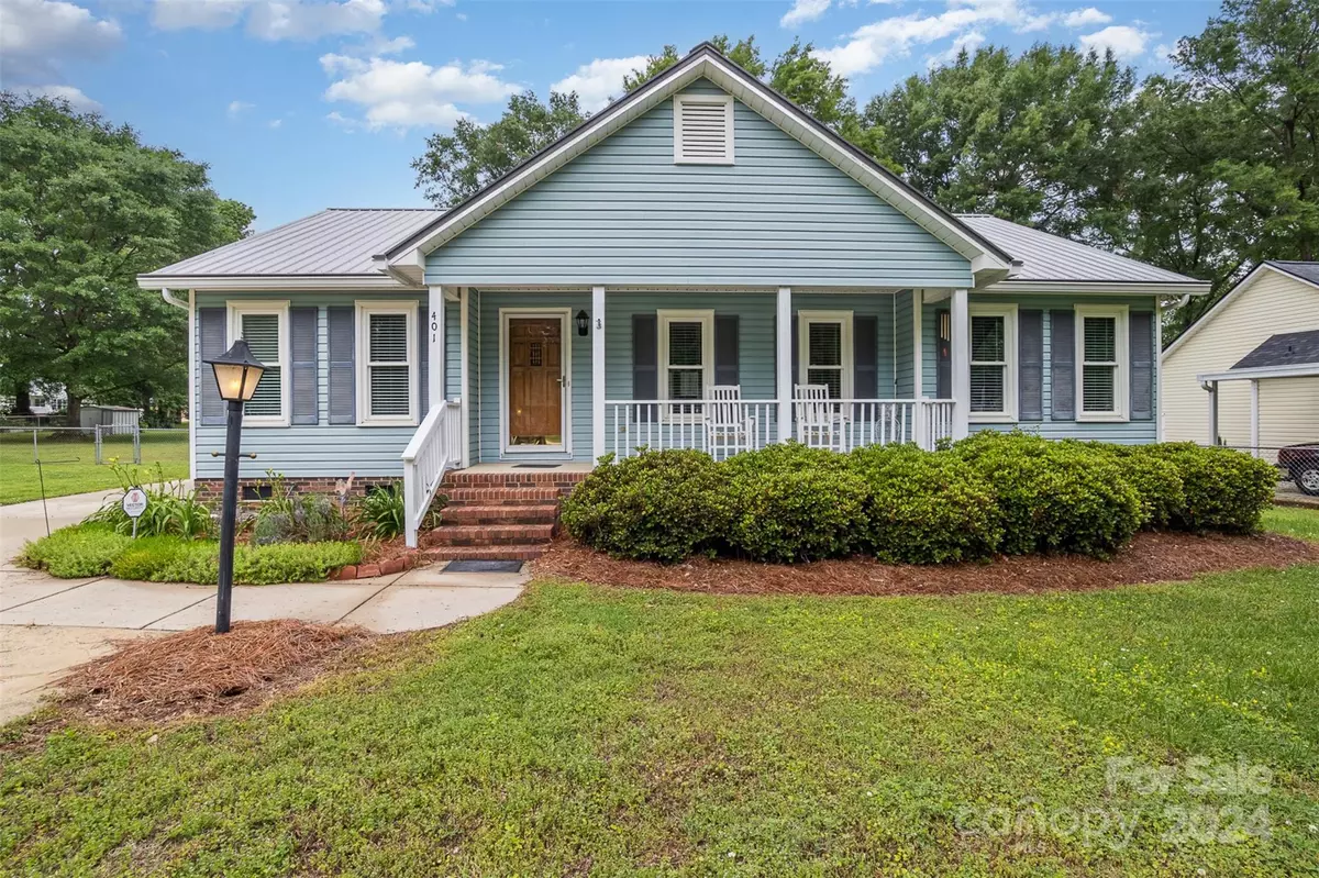 Harrisburg, NC 28075,401 Woodside DR