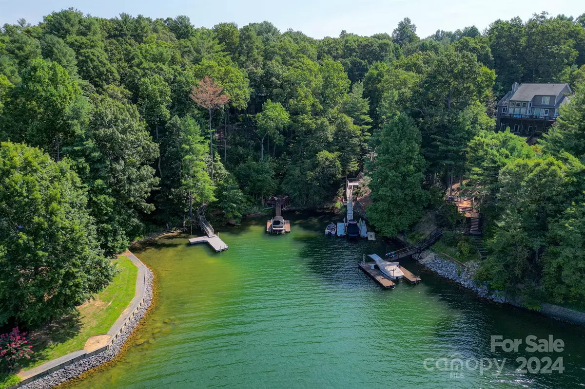 Morganton, NC 28655,1600 Lillians Point CT