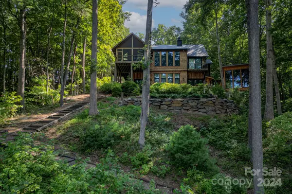 Morganton, NC 28655,1610 Lillians Point CT