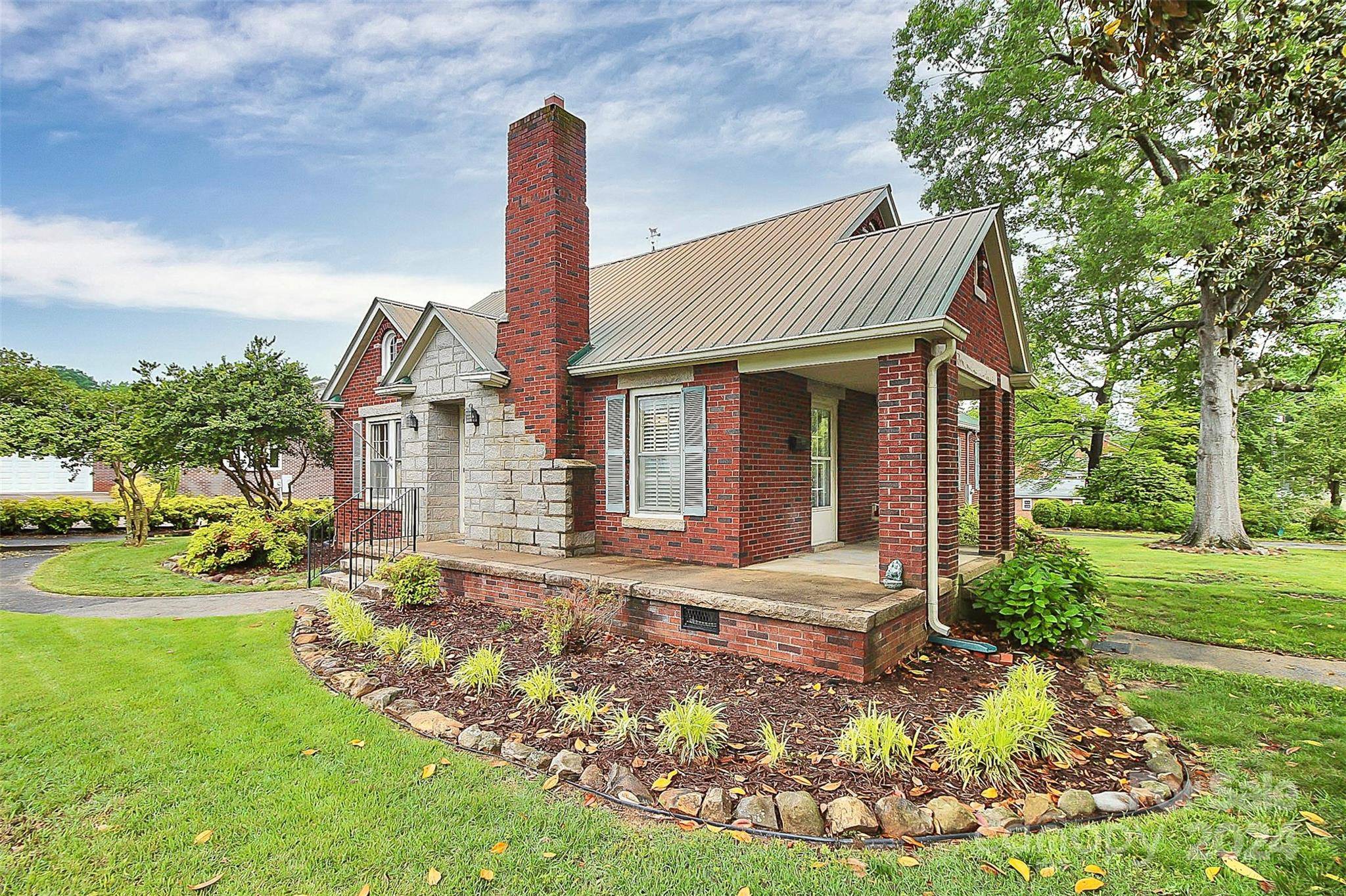 Landis, NC 28088,202 W 5th ST