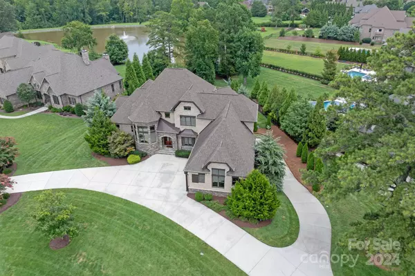 10044 Strike The Gold LN,  Waxhaw,  NC 28173