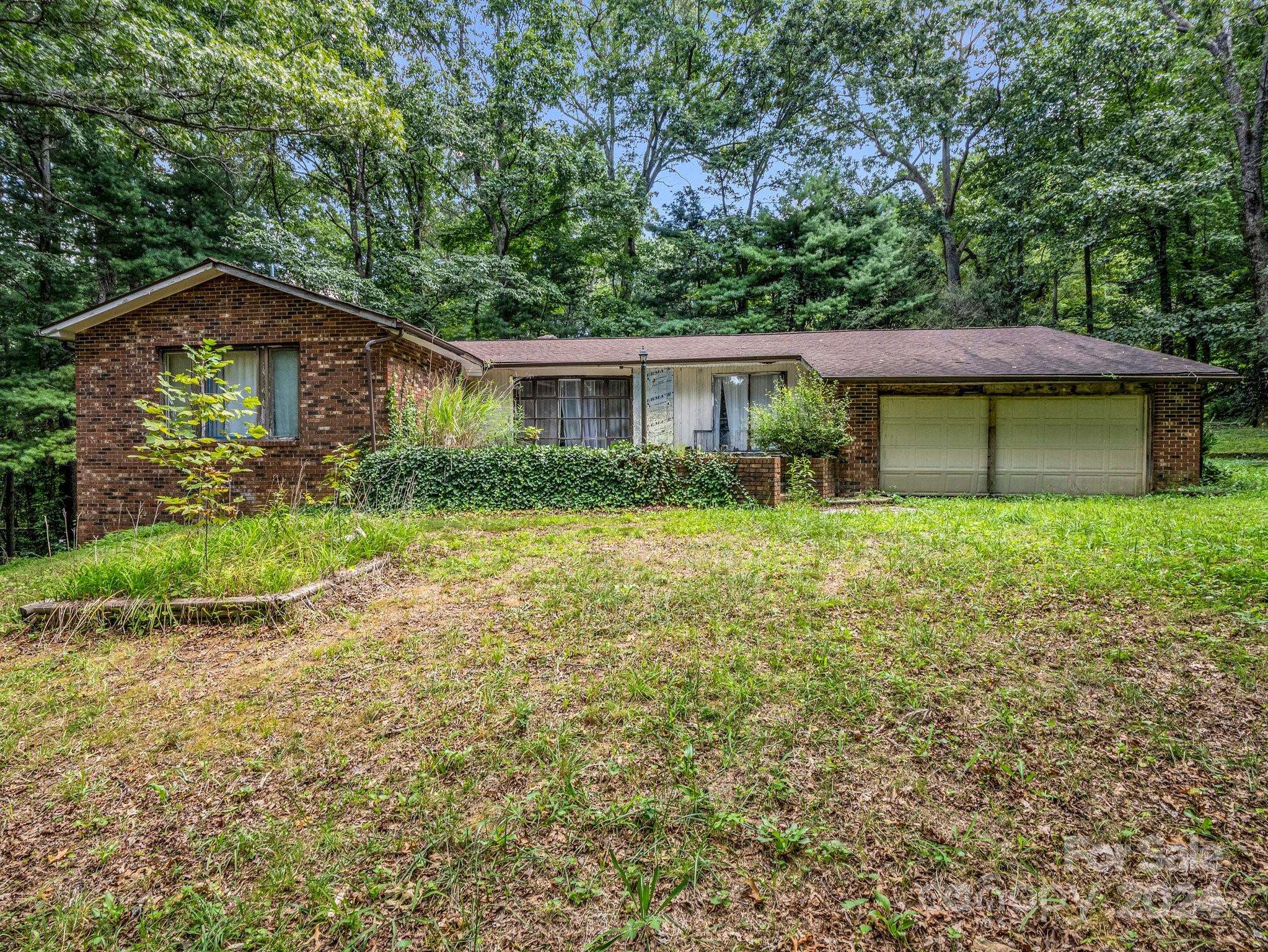 3 N Marley DR, Flat Rock, NC 28731