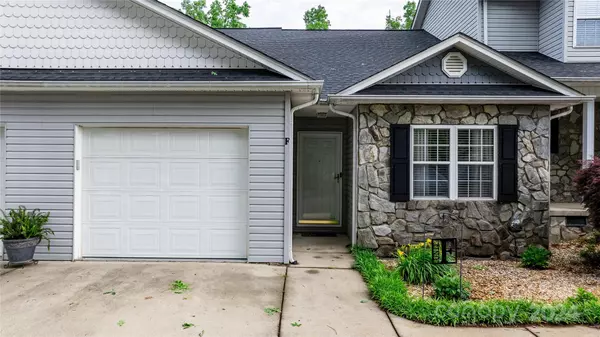 351 School DR #F, Taylorsville, NC 28681