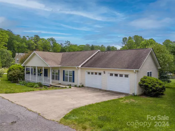 Saluda, NC 28773,68 Cedarview LN