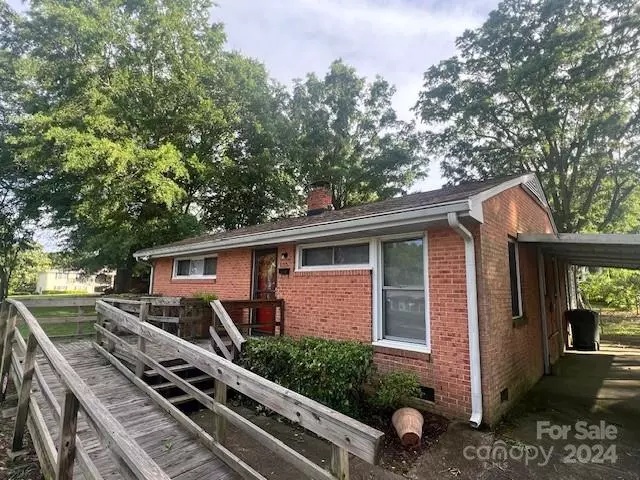 1215 East Park DR, Gastonia, NC 28054