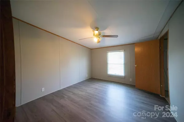 Olin, NC 28660,111 Canfield DR