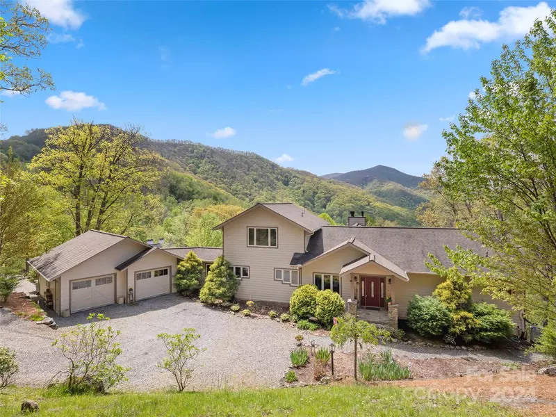 37 Enclave DR, Waynesville, NC 28786