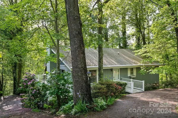 212 Crescent DR, Lake Junaluska, NC 28745