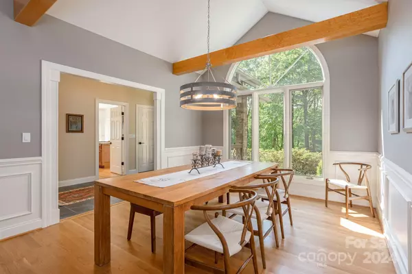 Flat Rock, NC 28731,106 CLIFFBROOK CT