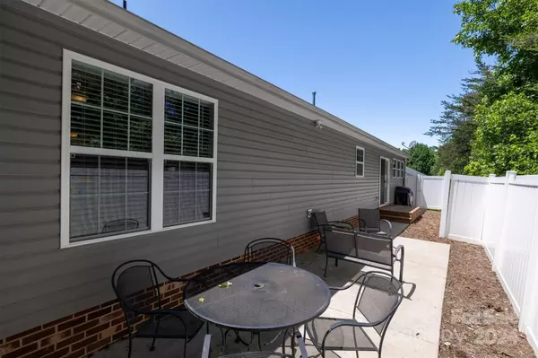 Valdese, NC 28690,118 Lady Slipper LN SW