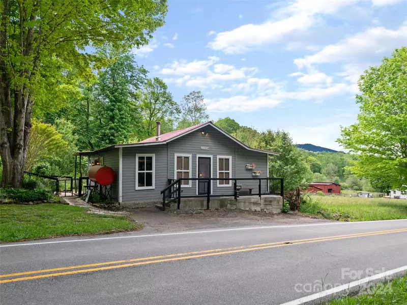 10490 NC Highway 226 None, Bakersville, NC 28705