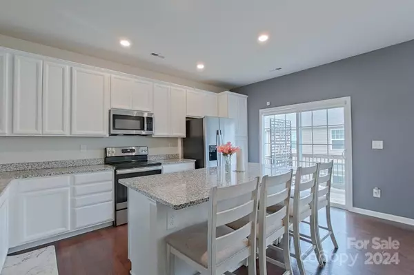 Charlotte, NC 28278,14418 Targert LN