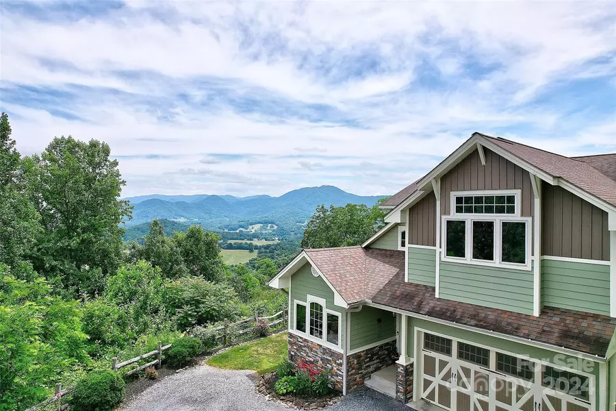 150 Morning Mist LN, Waynesville, NC 28785