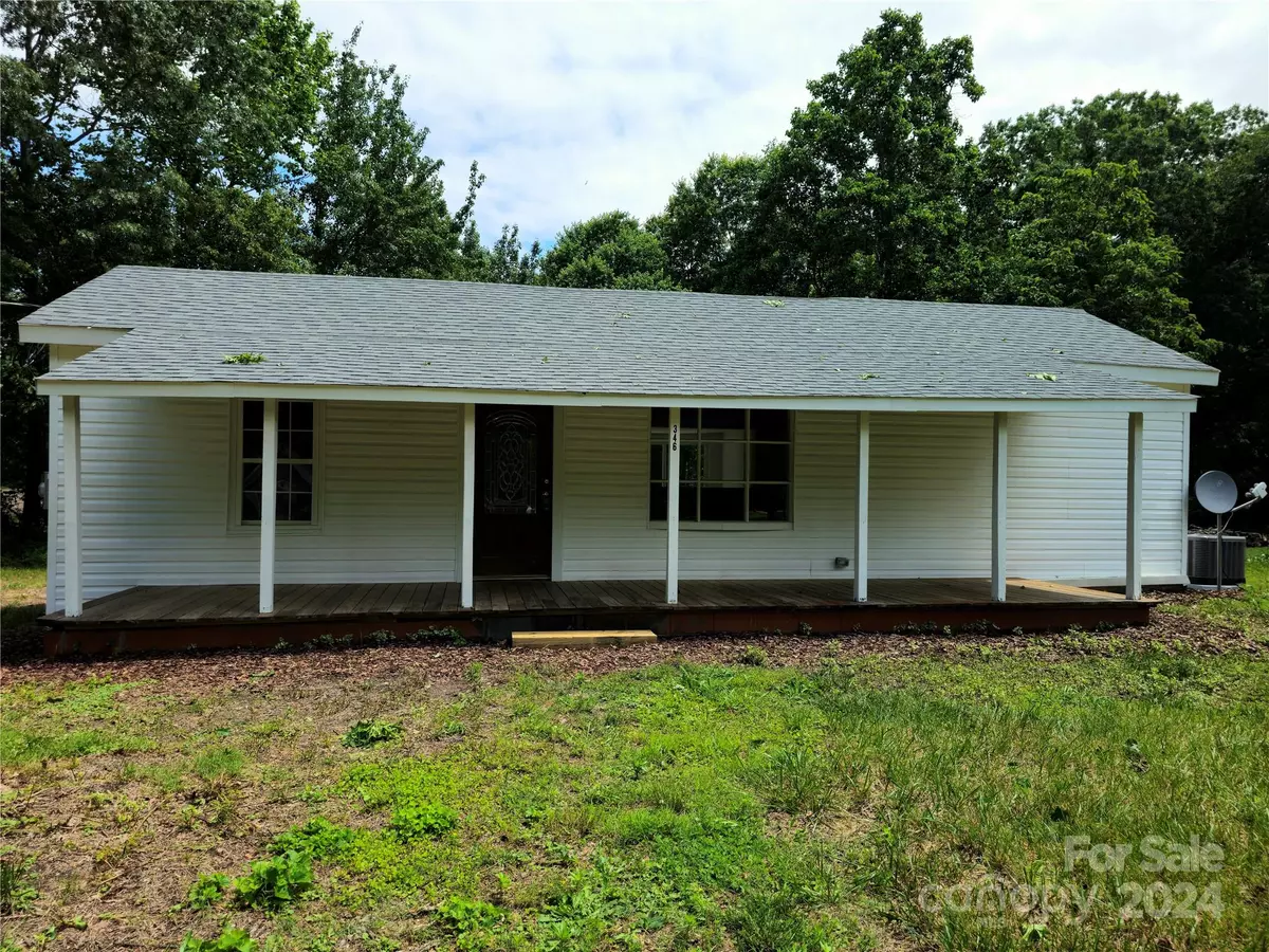 Hickory, NC 28601,346 Cape Hickory RD